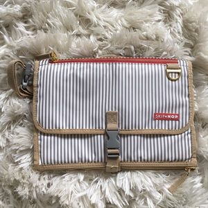 SKIPHOP Pronto Changing Station💕